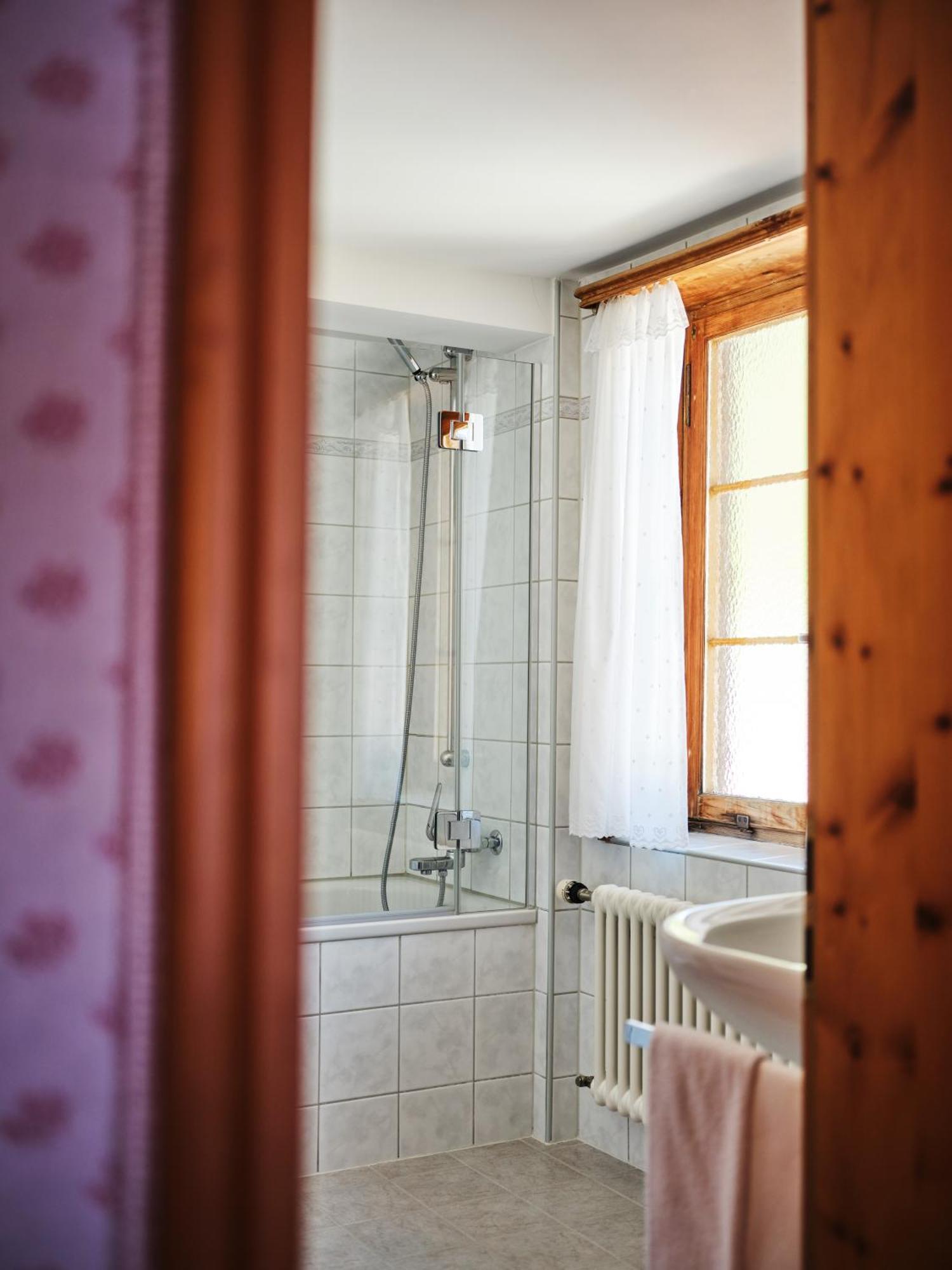 Hotel Chesa Grischuna Klosters Pokoj fotografie
