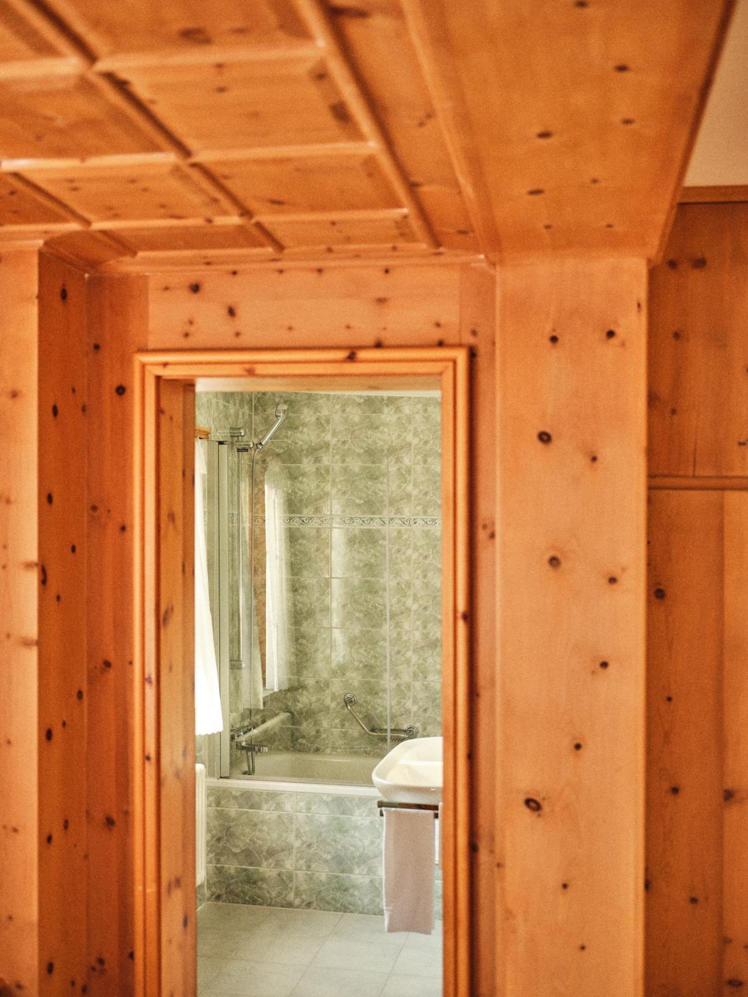 Hotel Chesa Grischuna Klosters Pokoj fotografie
